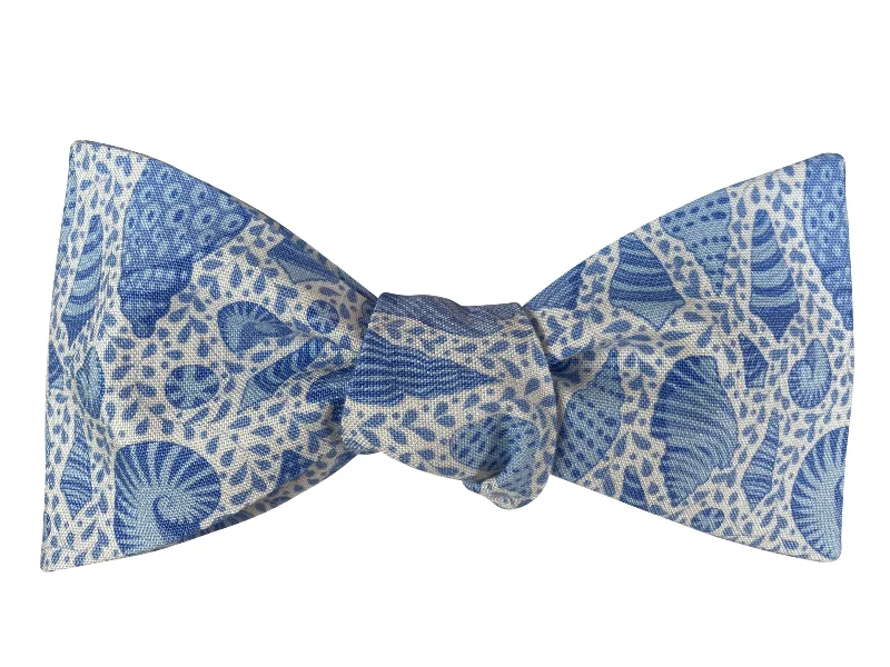 Blue Seashell Bow tie